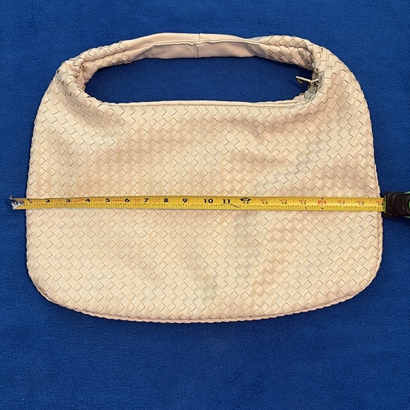 Urban Expressions cream shoulder tort bag - Picture 5 of 8